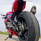 CBR1000RR-R_Fireblade_SC82_Pirelli_Supercorsa_SP_V4_-_08