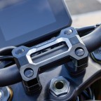 Honda CB1000 Hornet 2025 Zubehör - Lenkerbrücke